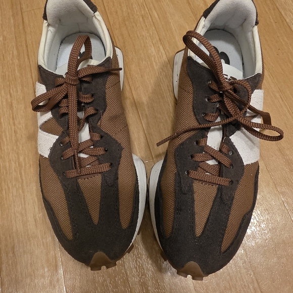 New Balance Brown and White Sneakers - Picture 2 of 6